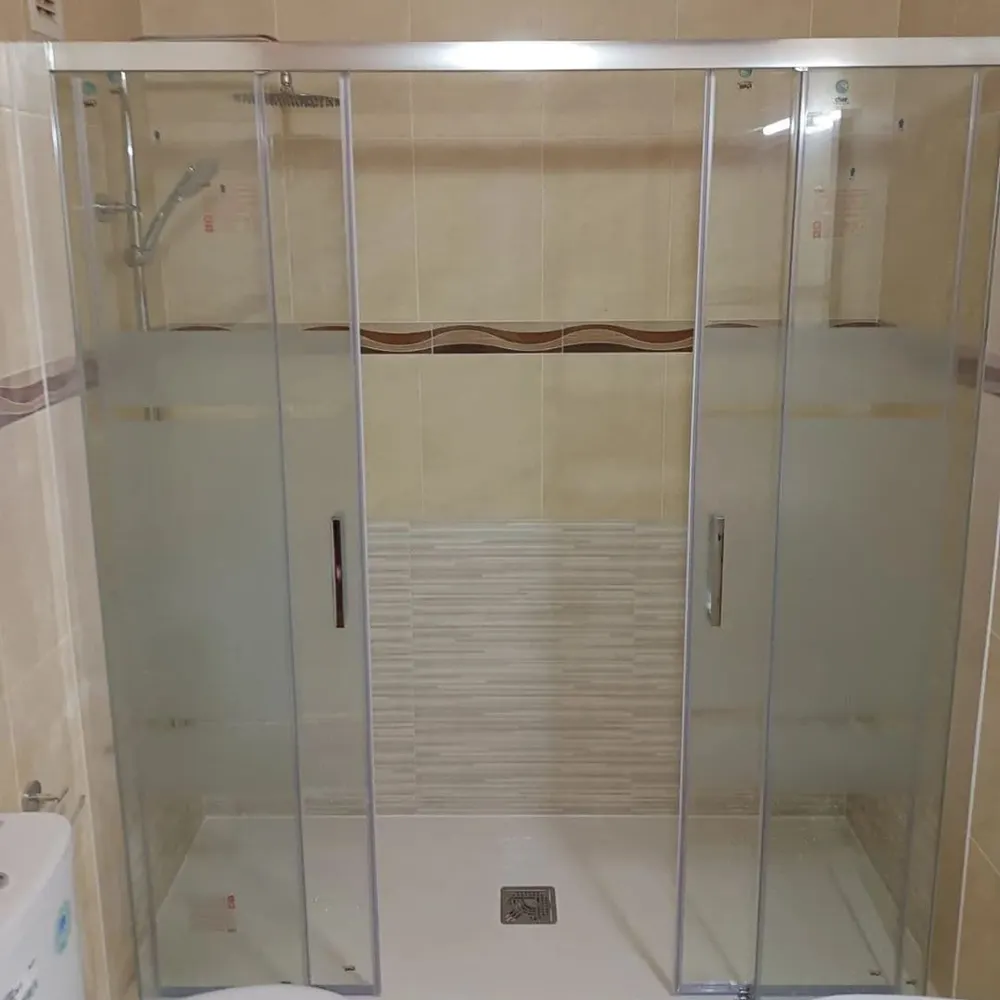 Bañera cambiada por pie de ducha en Móstoles